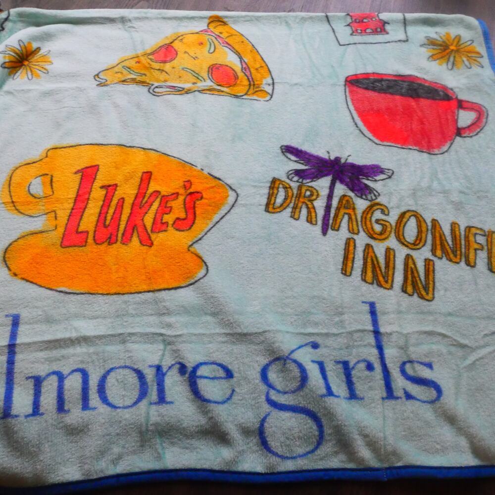 NEW Gilmore Girls Cozy Fleece Plush Throw Blanket 46" x 60" Luke's Stars Hollow - Picture 6 of 7